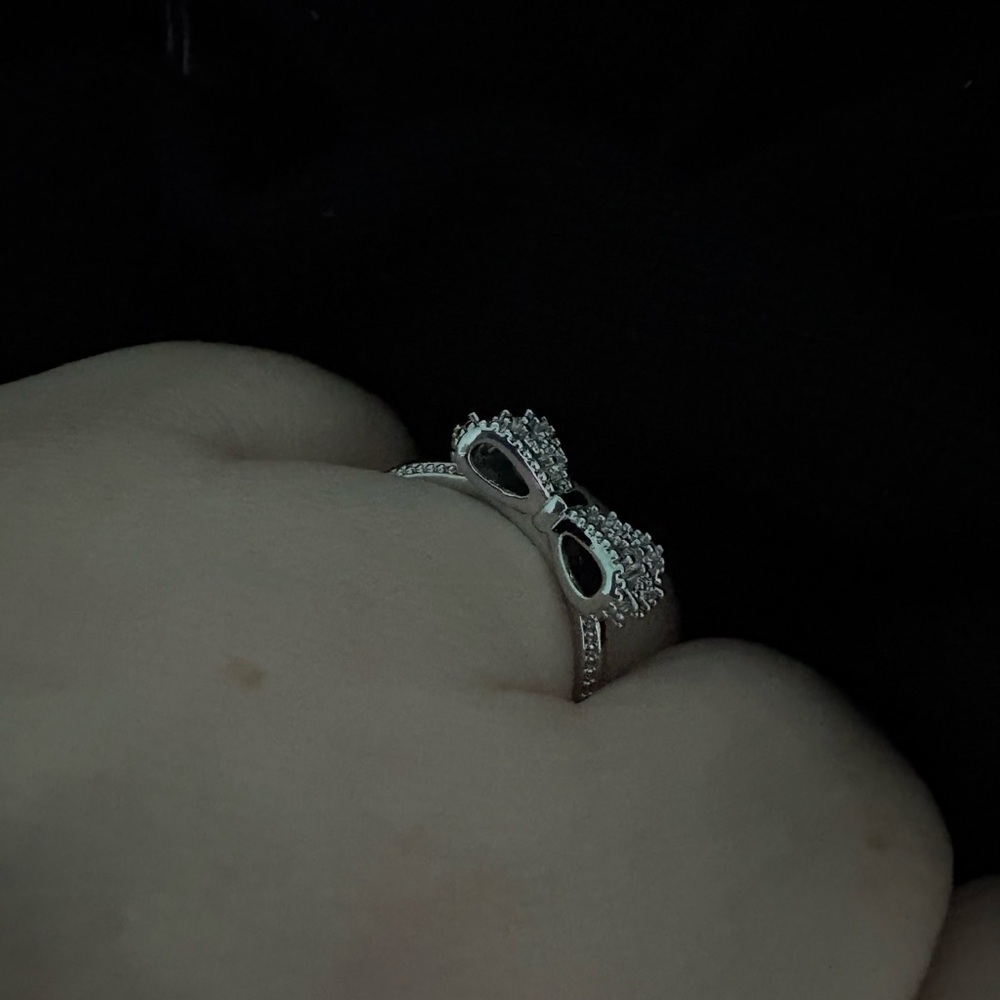 Dainty 925 Sterling Silver Bow Ring with Textured Band - Picture 4 of 7